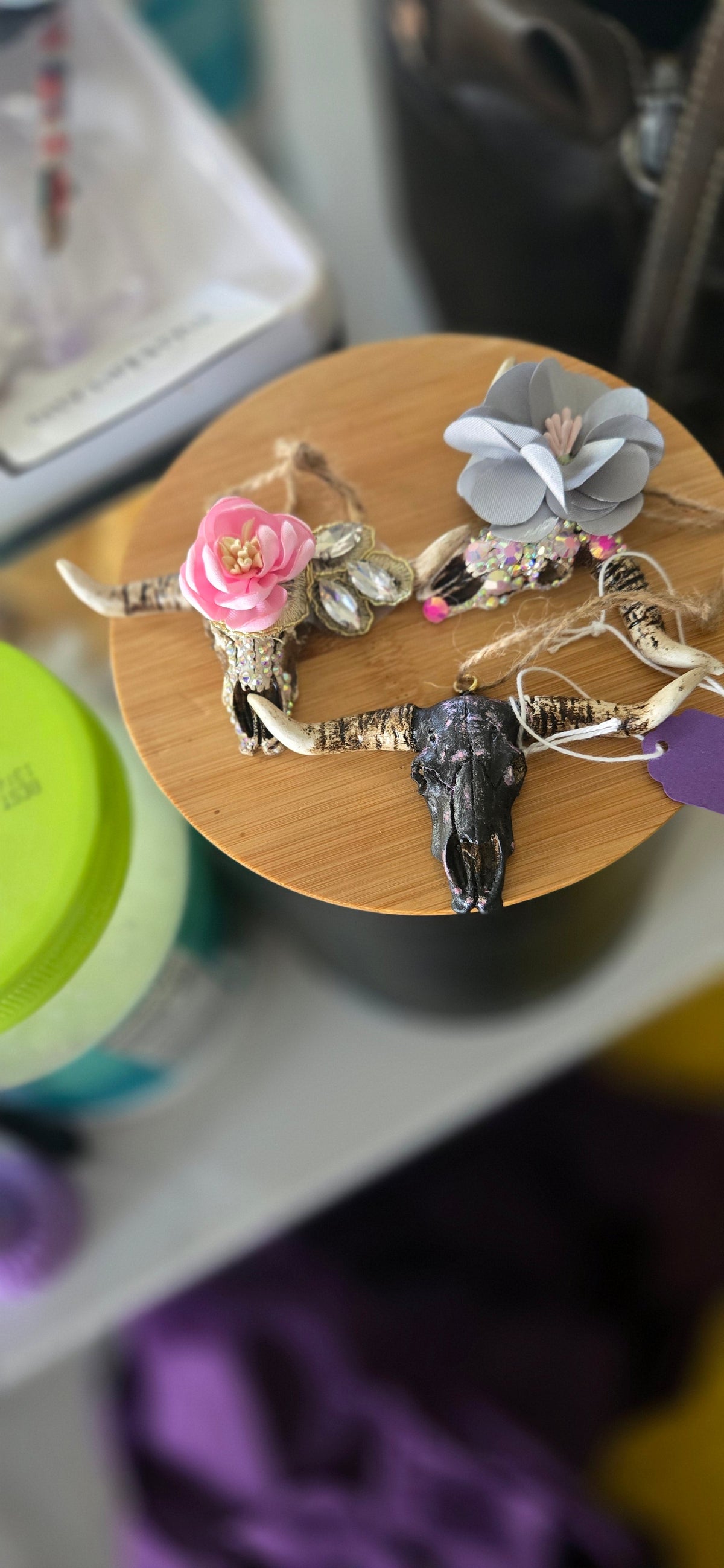 Small resin cowskulls
